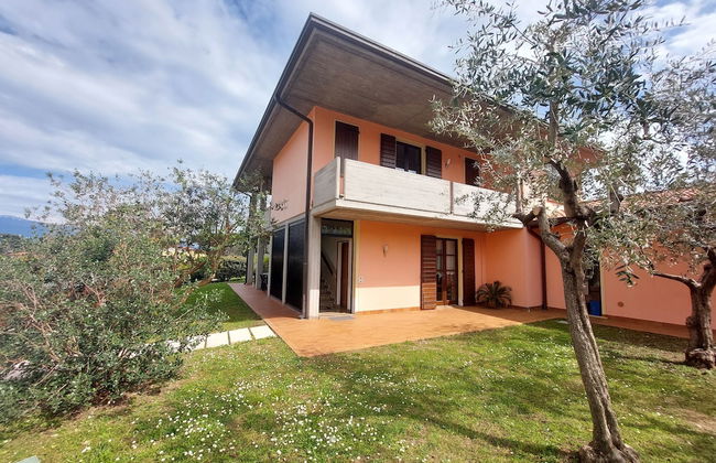 Spacious Villa Over two Floors, Amazing View and Private Garden for 9 Guests - Foto 1