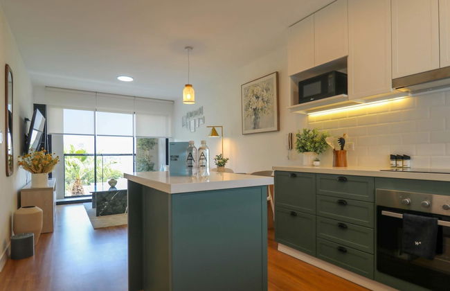 w Stunning 1BR w Great Deco in San Isidro - Photo 1