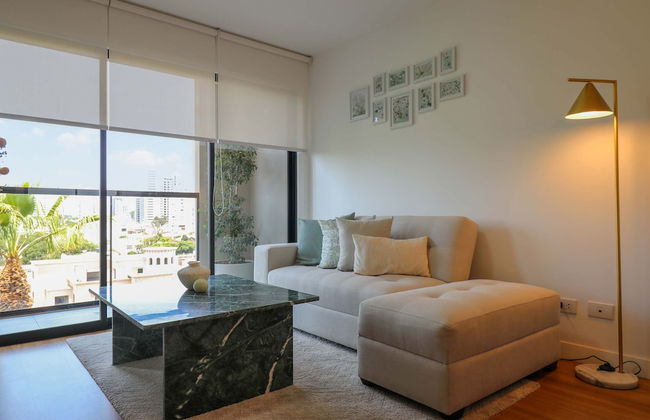 w Stunning 1BR w Great Deco in San Isidro - Photo 8