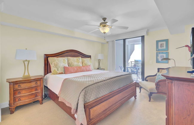 Oceanfront w/ Pool + Beach Access & Balcony View 312 B Shipwatch by Avantstay - Foto 13