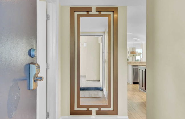 Oceanfront w/ Pool + Beach Access & Balcony View 312 B Shipwatch by Avantstay - Foto 12