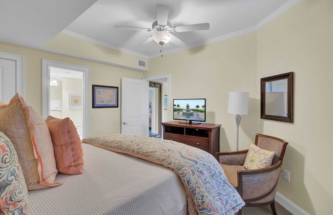 Oceanfront w/ Pool + Beach Access & Balcony View 312 B Shipwatch by Avantstay - Foto 19