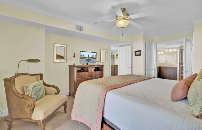 Oceanfront w/ Pool + Beach Access & Balcony View 312 B Shipwatch by Avantstay - Foto 14