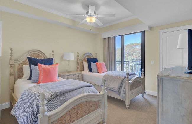 Oceanfront w/ Pool + Beach Access & Balcony View 312 B Shipwatch by Avantstay - Foto 22