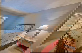 Foto 2 - Seven Springs Sunridge 3 BR Condo, Sleeps 10! by RedAwning - Save 10% on 3 Nights, 15% on 5 Nights!