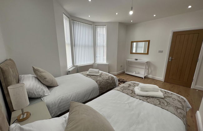 City Escape in Newcastle - 2 Bedroom Apartment - Photo 6