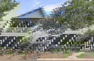 Foto 1 - 'seas The Day' In Watercolor Beach 5 Bdrm/slps 10 Steps To Dragonfly Pool! 5 Bedroom Home by RedAwning
