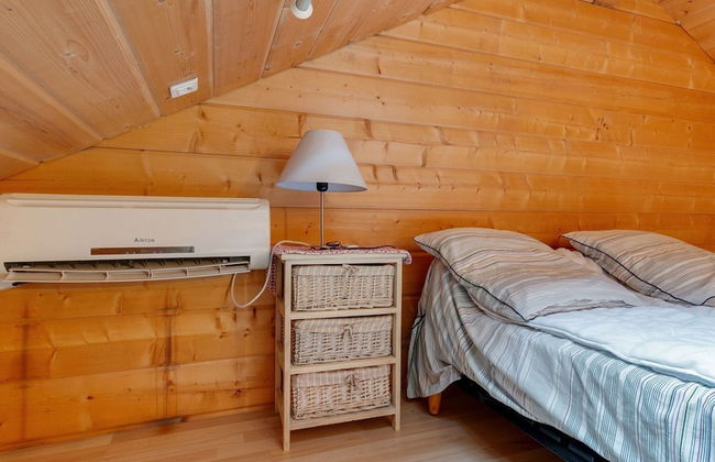 Riverside Chalet Retreat - Photo 3