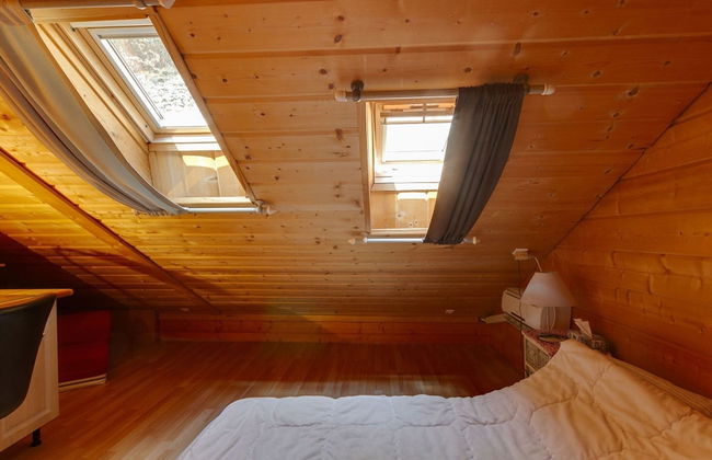 Riverside Chalet Retreat - Photo 4