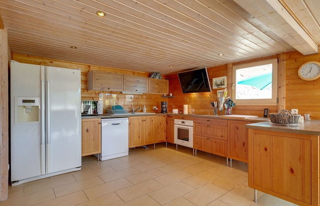 Riverside Chalet Retreat - Photo 14