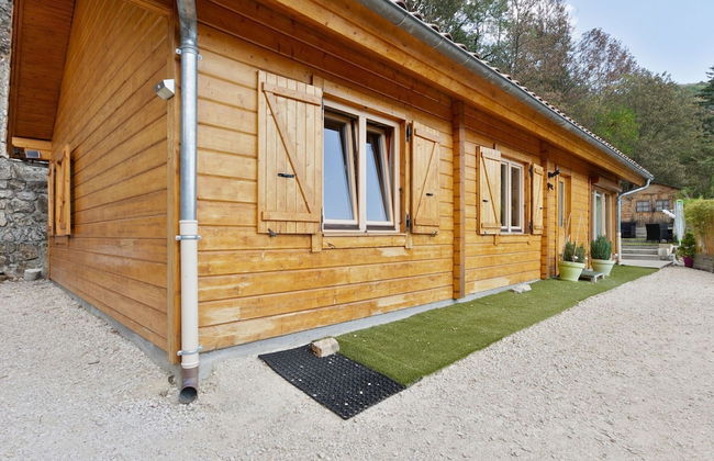 Riverside Chalet Retreat - Photo 32