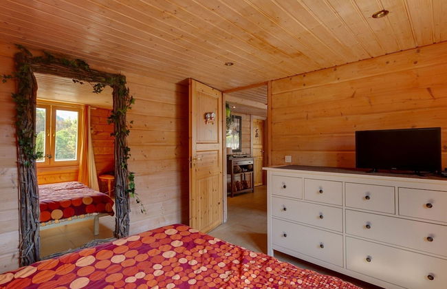 Riverside Chalet Retreat - Photo 9