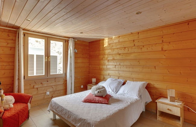 Riverside Chalet Retreat - Photo 7