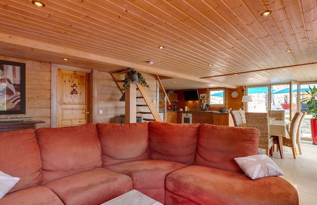 Riverside Chalet Retreat - Photo 18