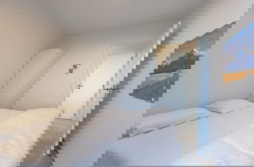 Foto 4 - Bright Corner Apartment