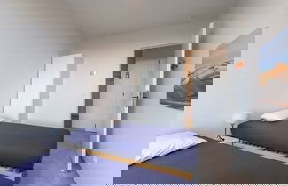 Foto 3 - Bright Corner Apartment