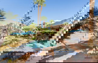 Foto 3 - Moonshine by Avantstay Modern Stylish Estate w Bar Fire Pit Hot Tub 5 bd