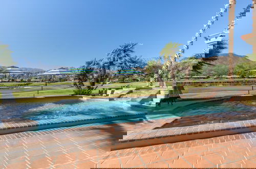 Foto 27 - Moonshine by Avantstay Modern Stylish Estate w Bar Fire Pit Hot Tub 5 bd