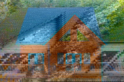 Foto 42 - Burch's Bear Splash 4 Bedroom Cabin