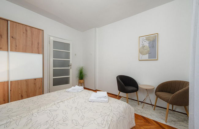 Pretty Apartment Near Golf Course - Photo 5