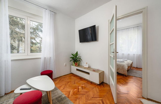 Pretty Apartment Near Golf Course - Photo 9