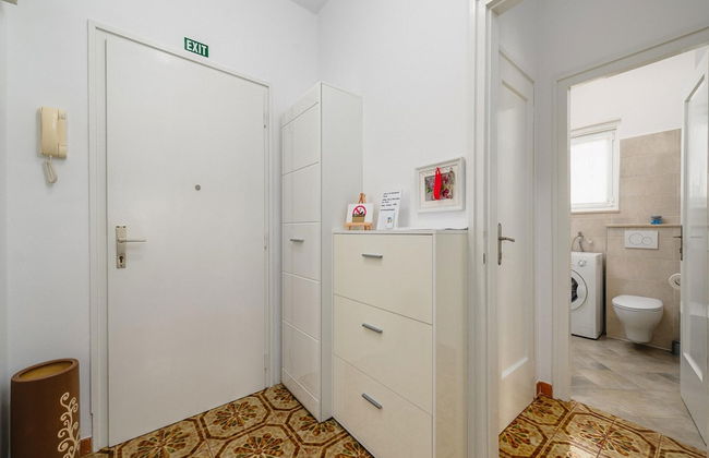 Pretty Apartment Near Golf Course - Photo 15
