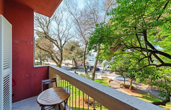 Pretty Apartment Near Golf Course - Photo 14