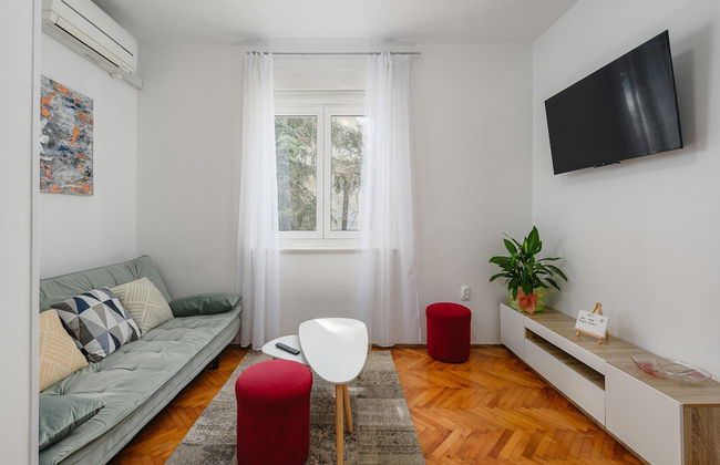 Pretty Apartment Near Golf Course - Photo 8
