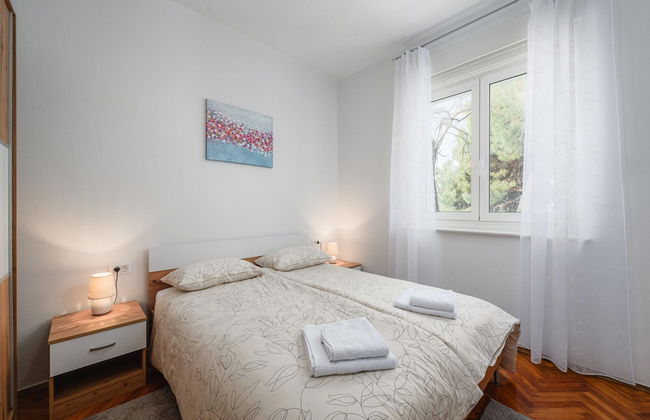 Pretty Apartment Near Golf Course - Photo 2