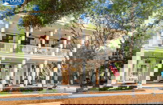 Foto 1 - Golf Cart + Close To Beach Club In Watercolor! 5 Bedroom Home by RedAwning