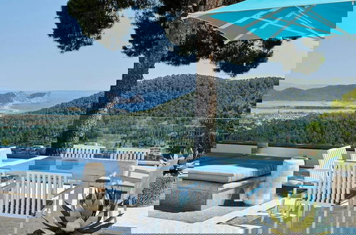 Photo 17 - Super Villa With Swimming Pool