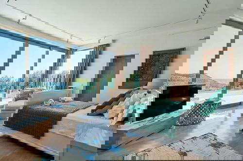 Photo 5 - Super Villa With Swimming Pool