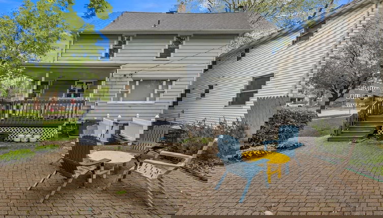 Foto 1 - Unique Charmer: Outdoor Space & More Near Um 3 Bedroom Home by RedAwning
