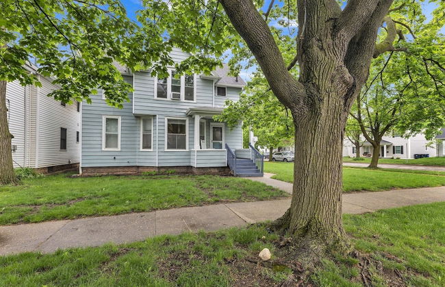 Unique Charmer: Outdoor Space & More Near Um 3 Bedroom Home by RedAwning - Photo 28