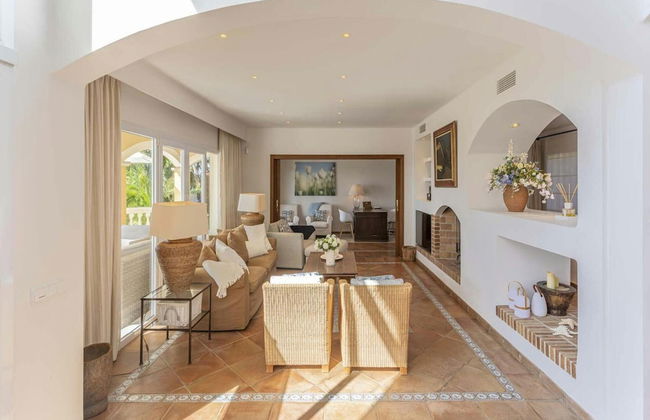 Lavish Villa With Saltwater Pool - Foto 12