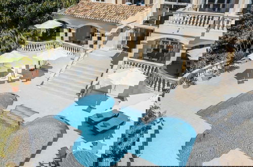 Foto 29 - Lavish Villa With Saltwater Pool