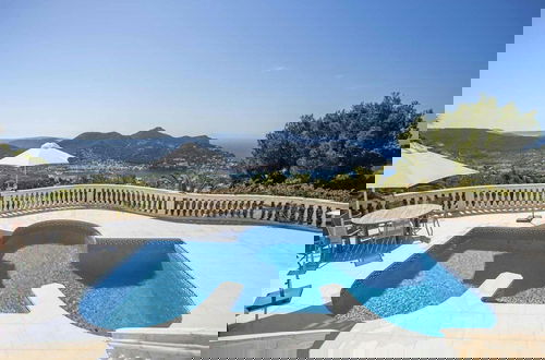 Foto 21 - Lavish Villa With Saltwater Pool