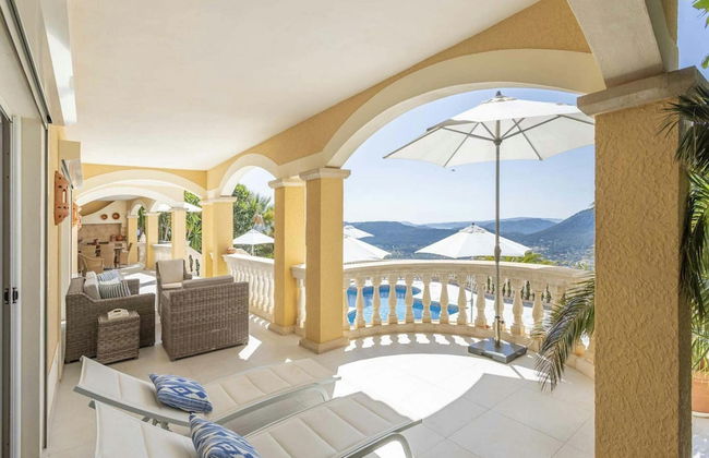 Lavish Villa With Saltwater Pool - Foto 23