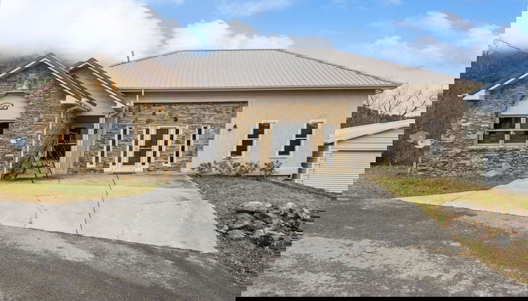 Foto 1 - Spectacular Home w Hot Tub Fireplace Jacuzzi