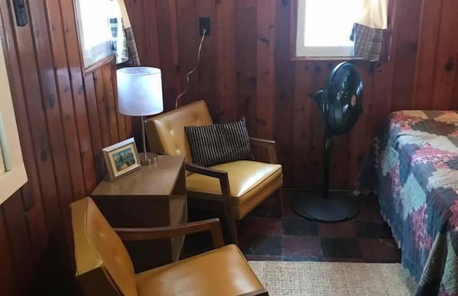 #5 - Times Square 2 Bedroom Cabin by RedAwning - Photo 3