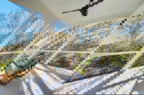 Foto 33 - Walk to the Beach + Private Pool, Rooftop Terrace, Balcony 3602 Cameron