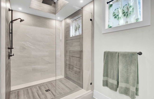 Walk to the Beach + Private Pool, Rooftop Terrace, Balcony 3602 Cameron - Foto 20