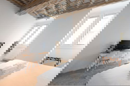 Foto 1 - City Center- Modern and Bright apartment