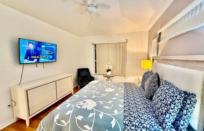 Grand Luxury Deluxe 4BR Pool Home Near Disney - Foto 42