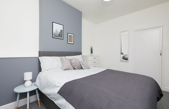 4 Bed Derby House - Long Stays- Parking - Photo 10