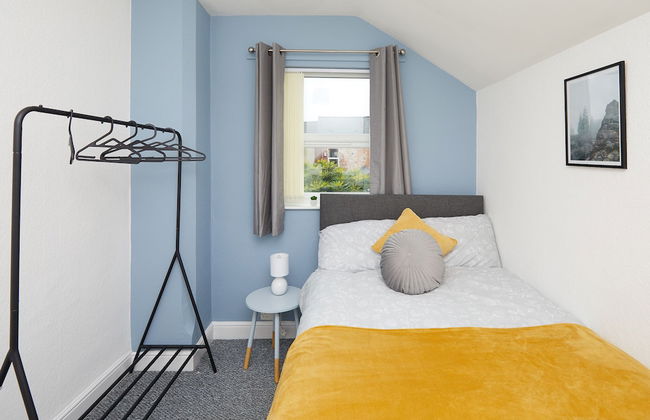 4 Bed Derby House - Long Stays- Parking - Photo 6