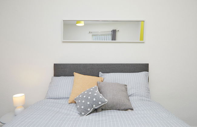 4 Bed Derby House - Long Stays- Parking - Photo 8