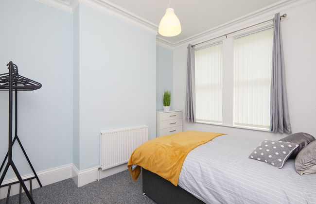 4 Bed Derby House - Long Stays- Parking - Photo 4