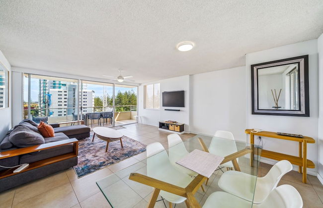Holiday Haven on Burleigh Beach - Photo 12