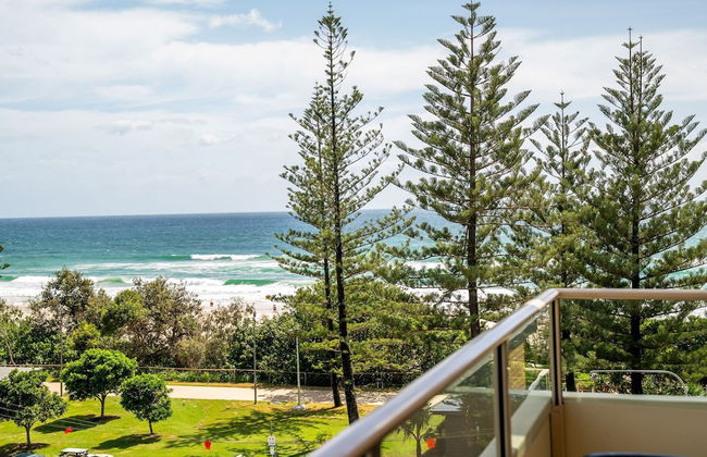 Holiday Haven on Burleigh Beach - Photo 14